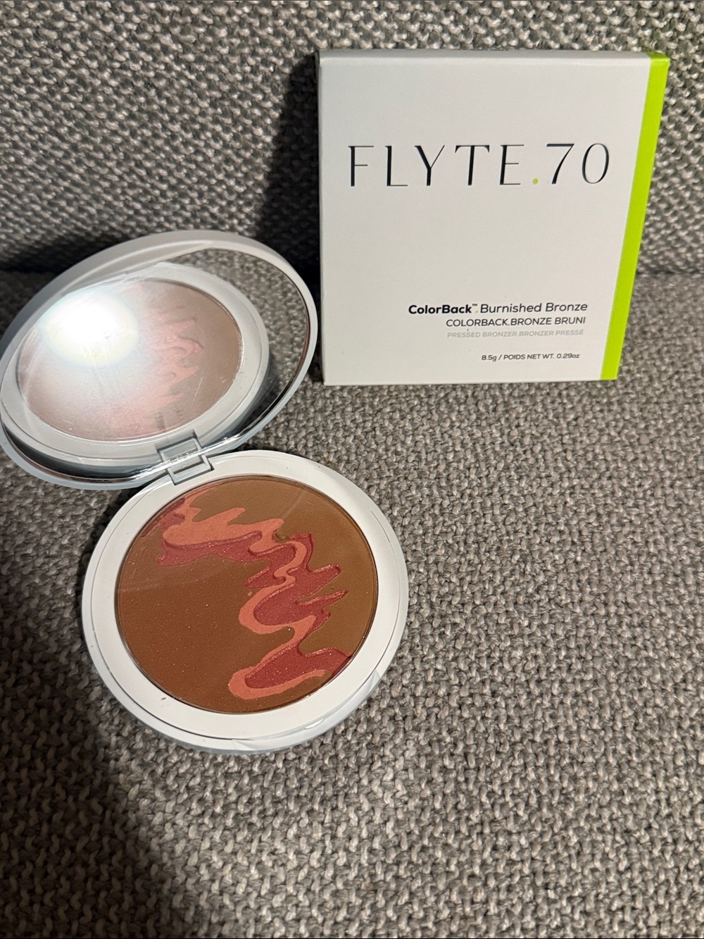 Flyte.70 ColorBack Burnished Bronze Pressed Bronzer in Vacation